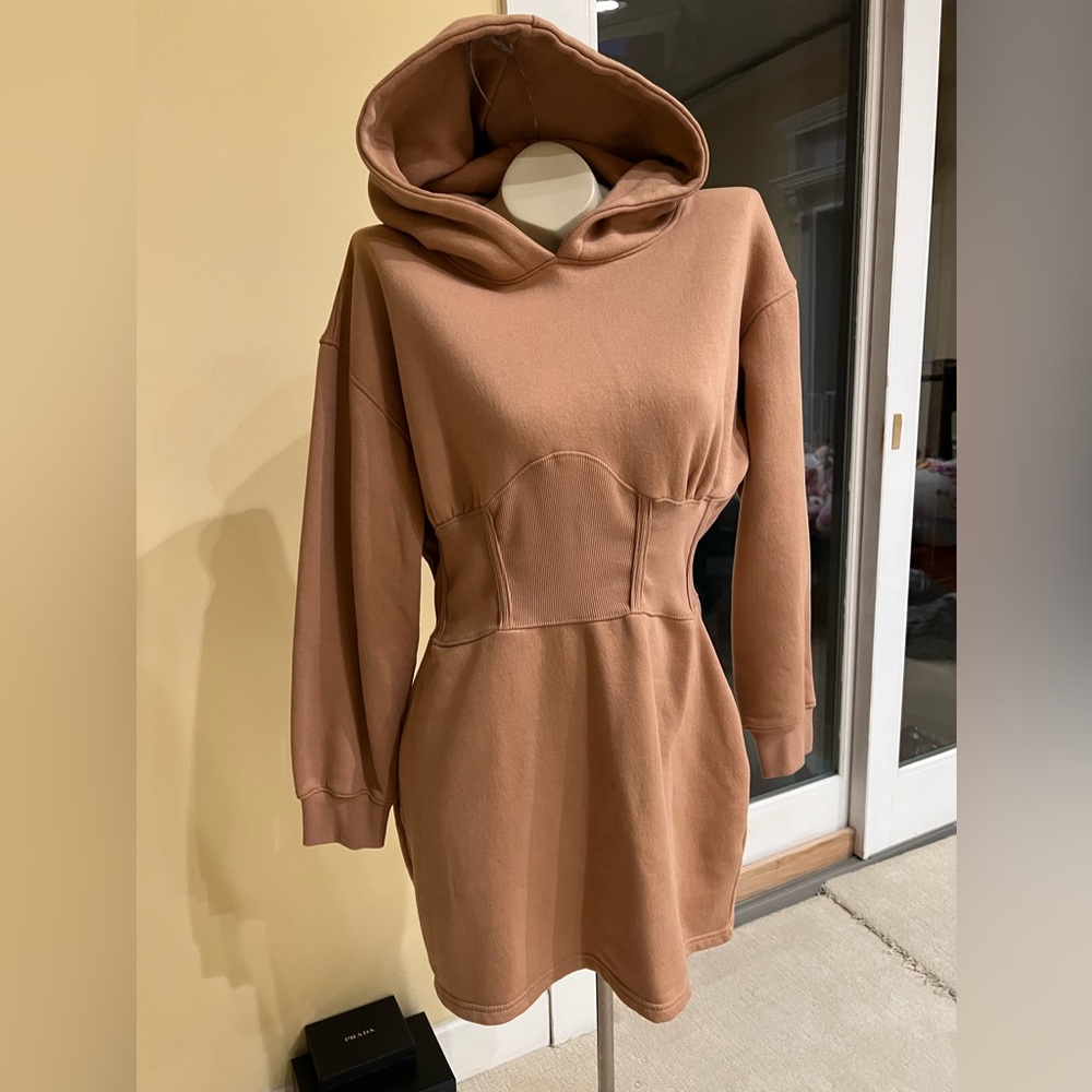 Long sleeves hooded waist chinches dress